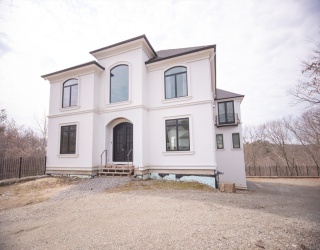 12 Gianna Drive, Saugus, Massachusetts, 4 Bedrooms Bedrooms, 9 Rooms Rooms,2.5 BathroomsBathrooms,Residential,For Sale,Gianna Drive,73502181