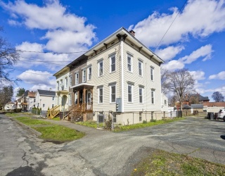 13 Hampden Street, Westfield, Massachusetts, 4 Bedrooms Bedrooms, 10 Rooms Rooms,2.5 BathroomsBathrooms,Residential Income,For Sale,Hampden Street,73502135