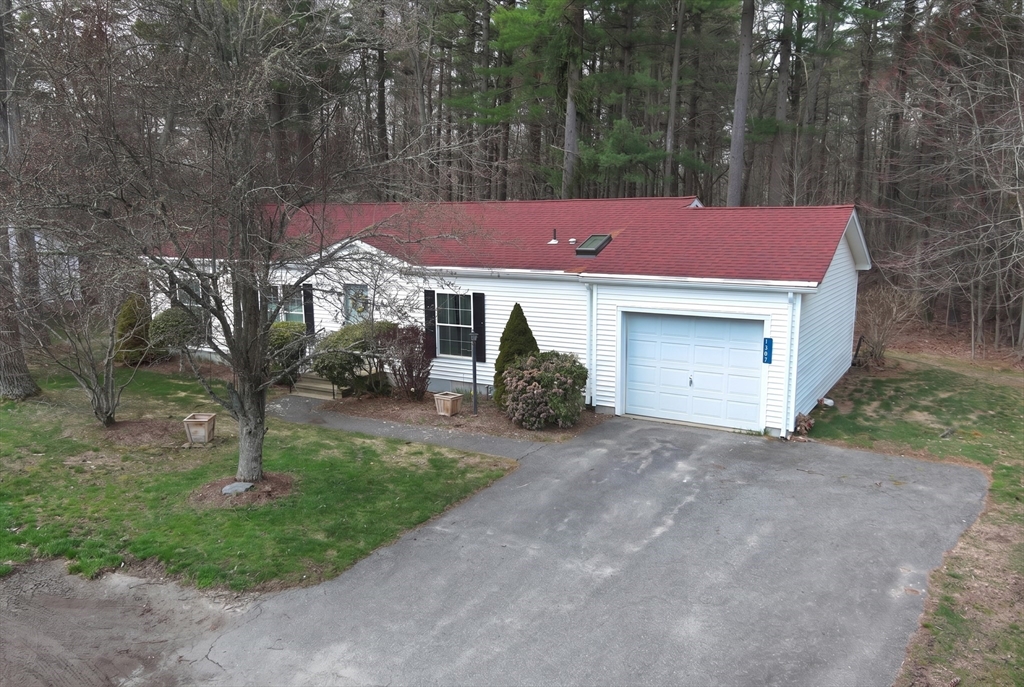 1307 Blueberry Circle, Middleboro, Massachusetts, 3 Bedrooms Bedrooms, 6 Rooms Rooms,2 BathroomsBathrooms,Residential,For Sale,Blueberry Circle,73502190