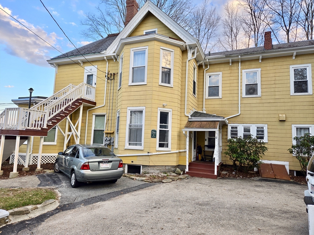 13 Edwards St, Southbridge, Massachusetts, 8 Bedrooms Bedrooms, 16 Rooms Rooms,4 BathroomsBathrooms,Residential Income,For Sale,Edwards St,73502191