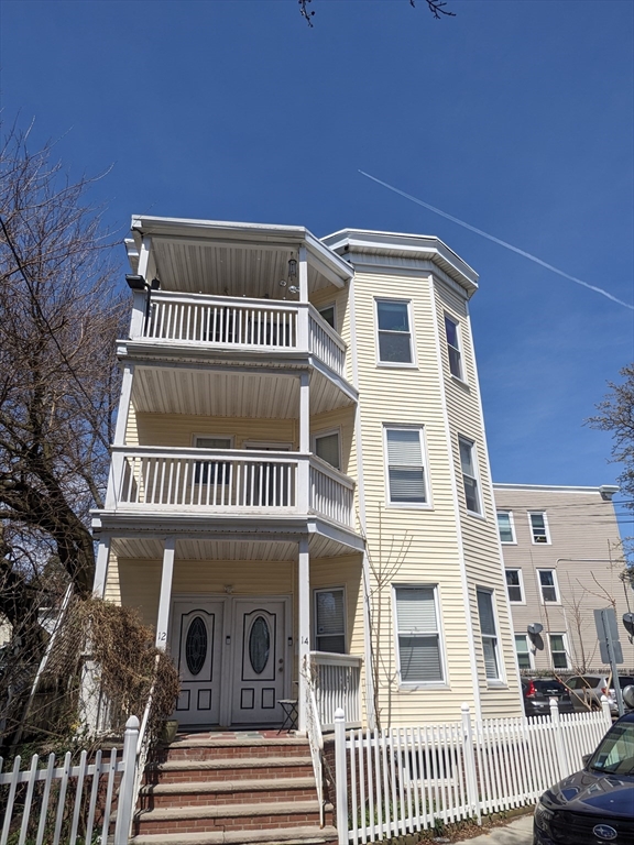 12 Knowlton Street, Somerville, Massachusetts, 3 Bedrooms Bedrooms, 5 Rooms Rooms,1 BathroomBathrooms,Residential,For Sale,Knowlton Street,73502455