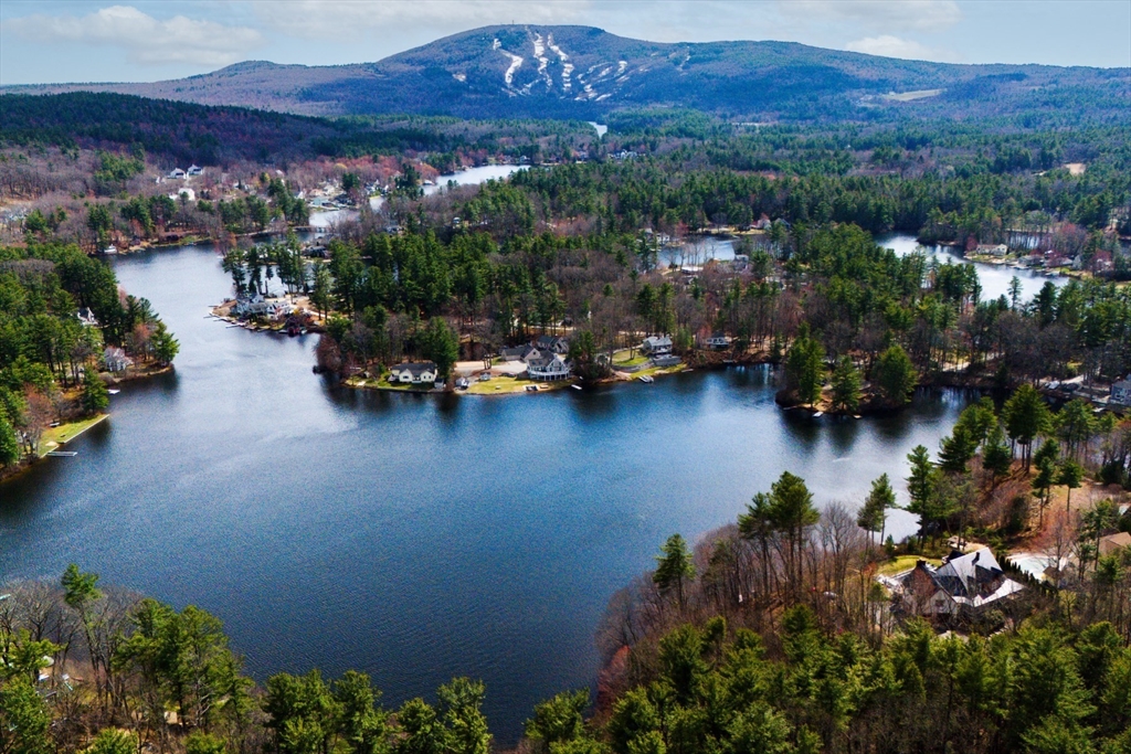 12 Lakewood Park Road, Westminster, Massachusetts, 5 Bedrooms Bedrooms, 11 Rooms Rooms,3.5 BathroomsBathrooms,Residential Income,For Sale,Lakewood Park Road,73502424