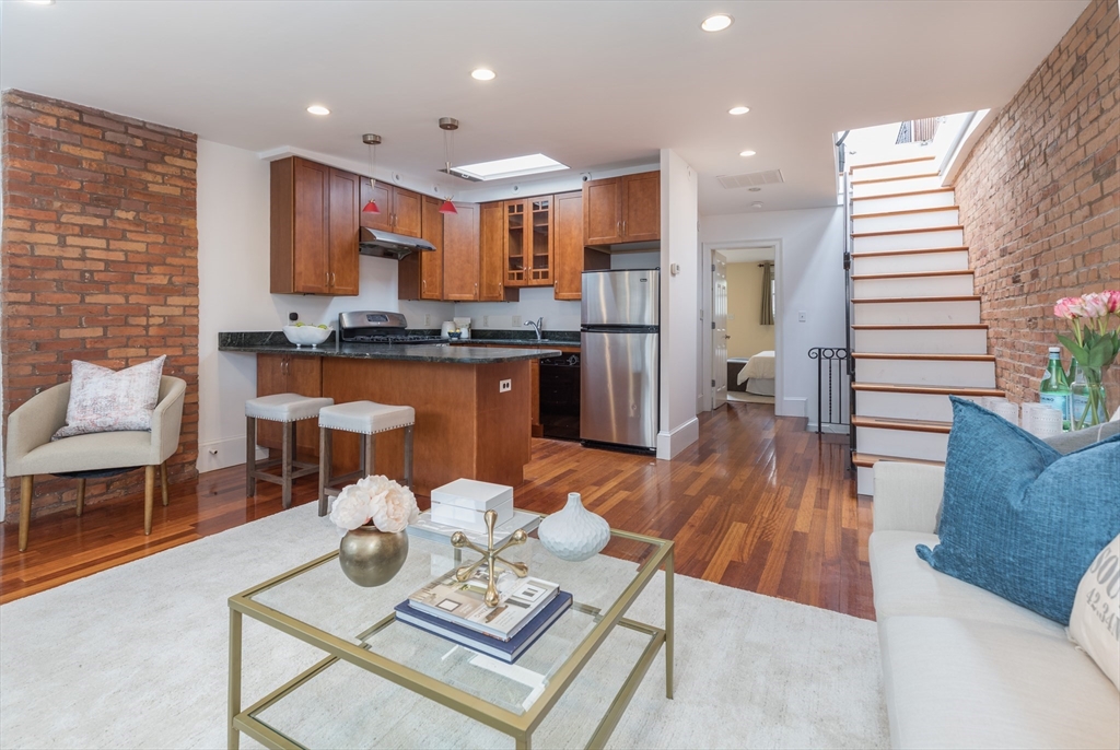 18 Dwight, Boston, Massachusetts, 1 Bedroom Bedrooms, 3 Rooms Rooms,1 BathroomBathrooms,Residential,For Sale,Dwight,73502443