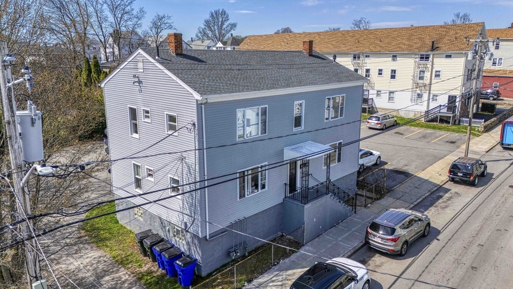 135 Snell St, Fall River, Massachusetts, 8 Bedrooms Bedrooms, 16 Rooms Rooms,4 BathroomsBathrooms,Residential Income,For Sale,Snell St,73502551
