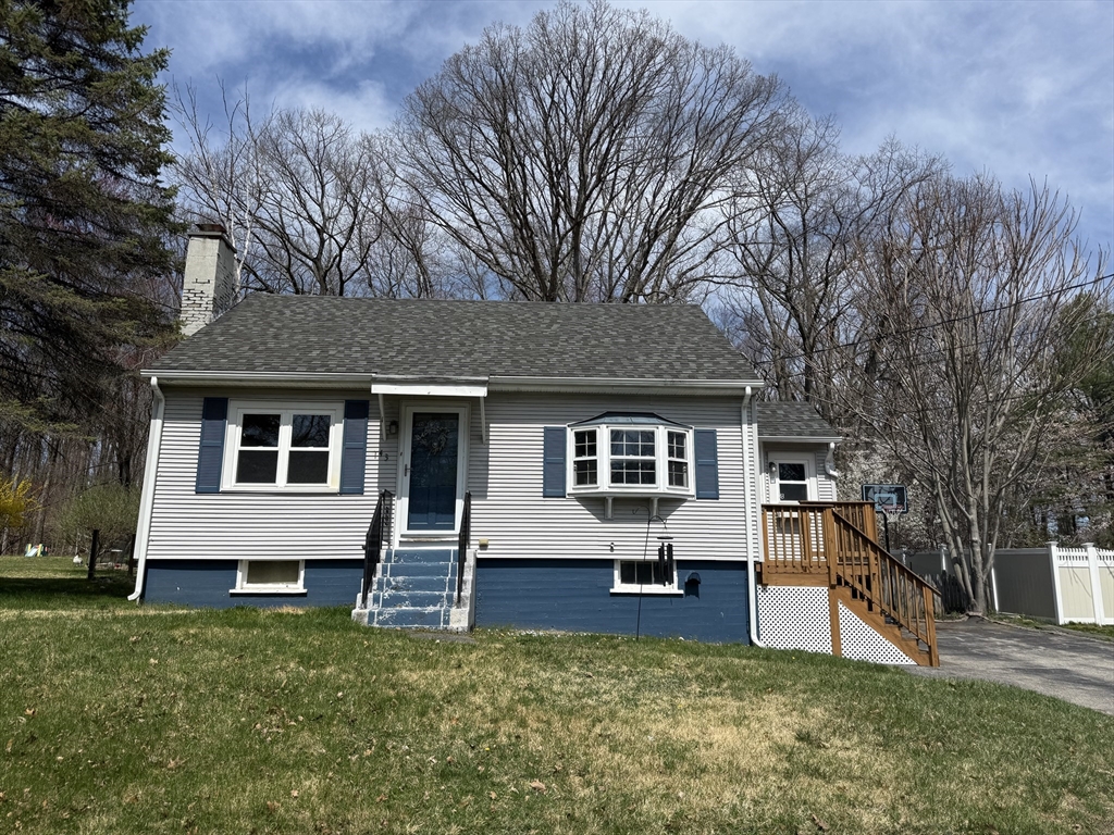 43 Manor Rd, Shrewsbury, Massachusetts, 3 Bedrooms Bedrooms, 6 Rooms Rooms,1 BathroomBathrooms,Residential,For Sale,Manor Rd,73502560