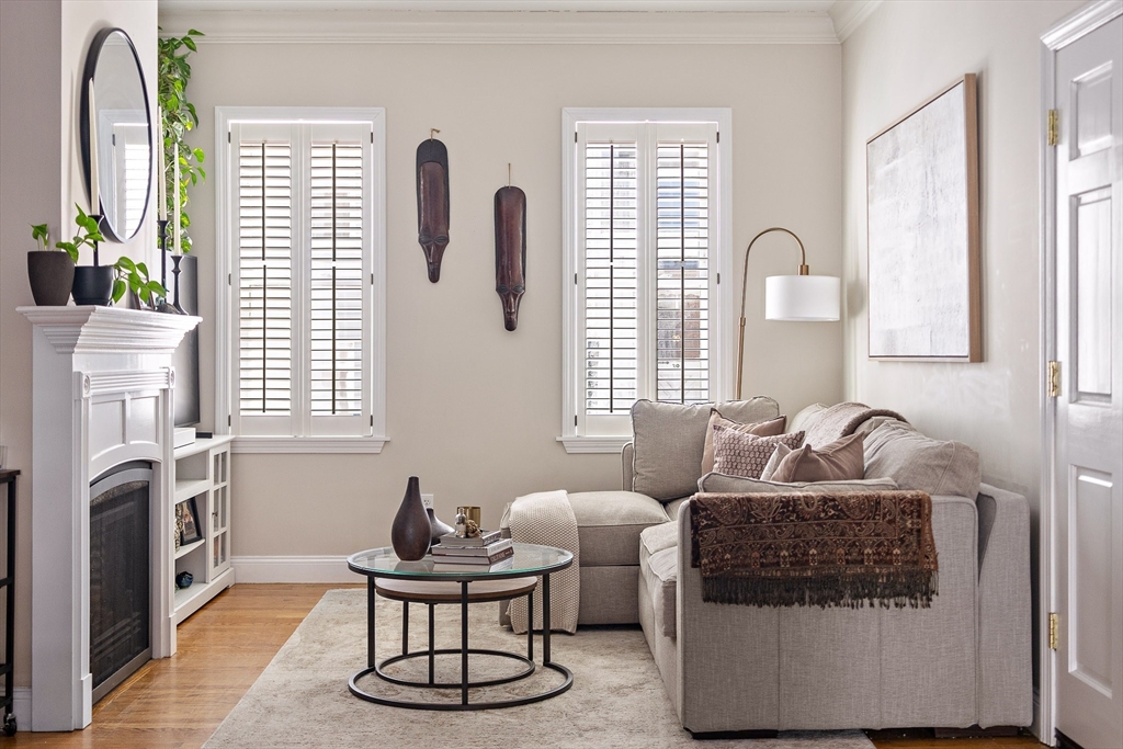 52 Mystic St, Boston, Massachusetts, 1 Bedroom Bedrooms, 3 Rooms Rooms,1.5 BathroomsBathrooms,Residential,For Sale,Mystic St,73502376