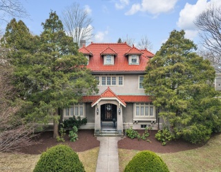 131 Fair Oaks Park, Needham, Massachusetts, 6 Bedrooms Bedrooms, 10 Rooms Rooms,4 BathroomsBathrooms,Residential,For Sale,Fair Oaks Park,73502566