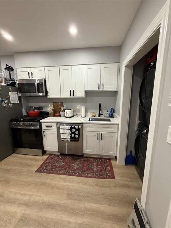 42 Saxton St, Boston, Massachusetts, 2 Bedrooms Bedrooms, 4 Rooms Rooms,1 BathroomBathrooms,Residential Lease,For Rent,Saxton St,73502383