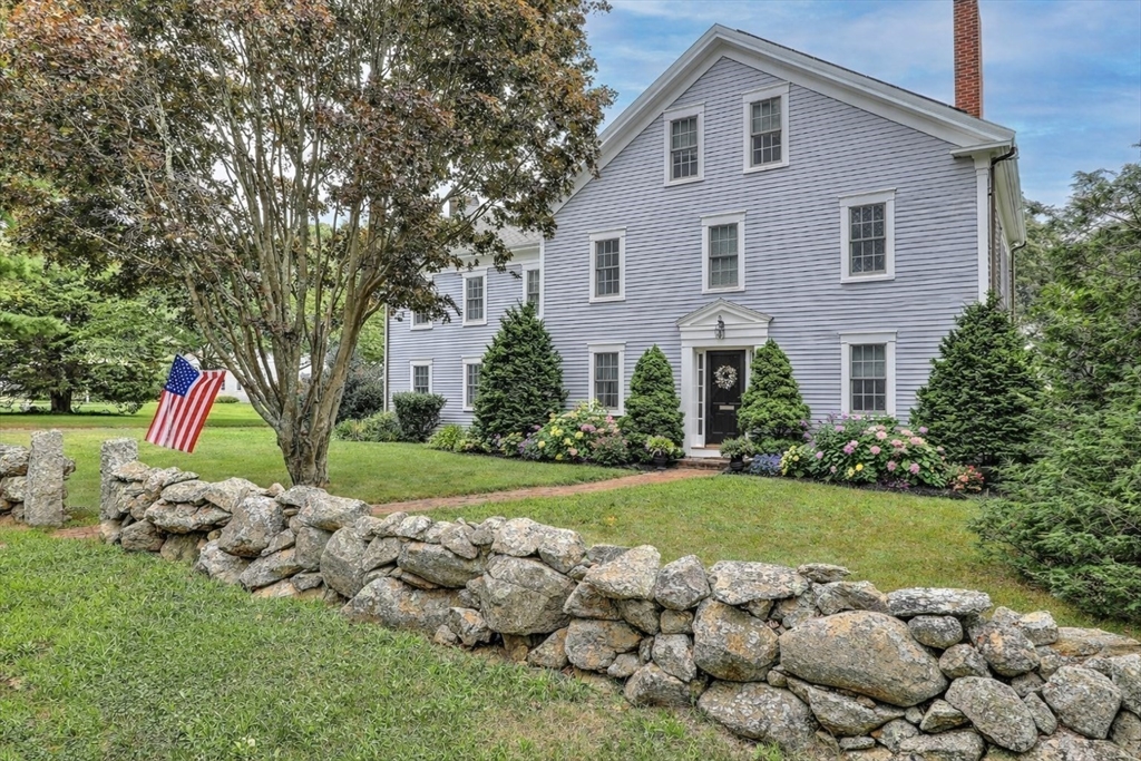 3 Rockland St, Dartmouth, Massachusetts, 7 Bedrooms Bedrooms, 12 Rooms Rooms,4.5 BathroomsBathrooms,Residential,For Sale,Rockland St,73470564