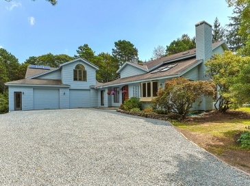 409 Currier Road, Falmouth, Massachusetts, 4 Bedrooms Bedrooms, 11 Rooms Rooms,3.5 BathroomsBathrooms,Residential,For Sale,Currier Road,73431457