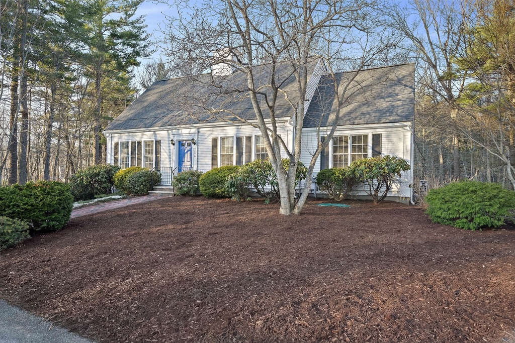 246 High St, Pembroke, Massachusetts, 3 Bedrooms Bedrooms, 7 Rooms Rooms,2.5 BathroomsBathrooms,Residential,For Sale,High St,73485650