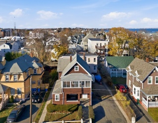 10-12 Charles St, Winthrop, Massachusetts, 7 Bedrooms Bedrooms, 14 Rooms Rooms,4 BathroomsBathrooms,Residential Income,For Sale,Charles St,73475129