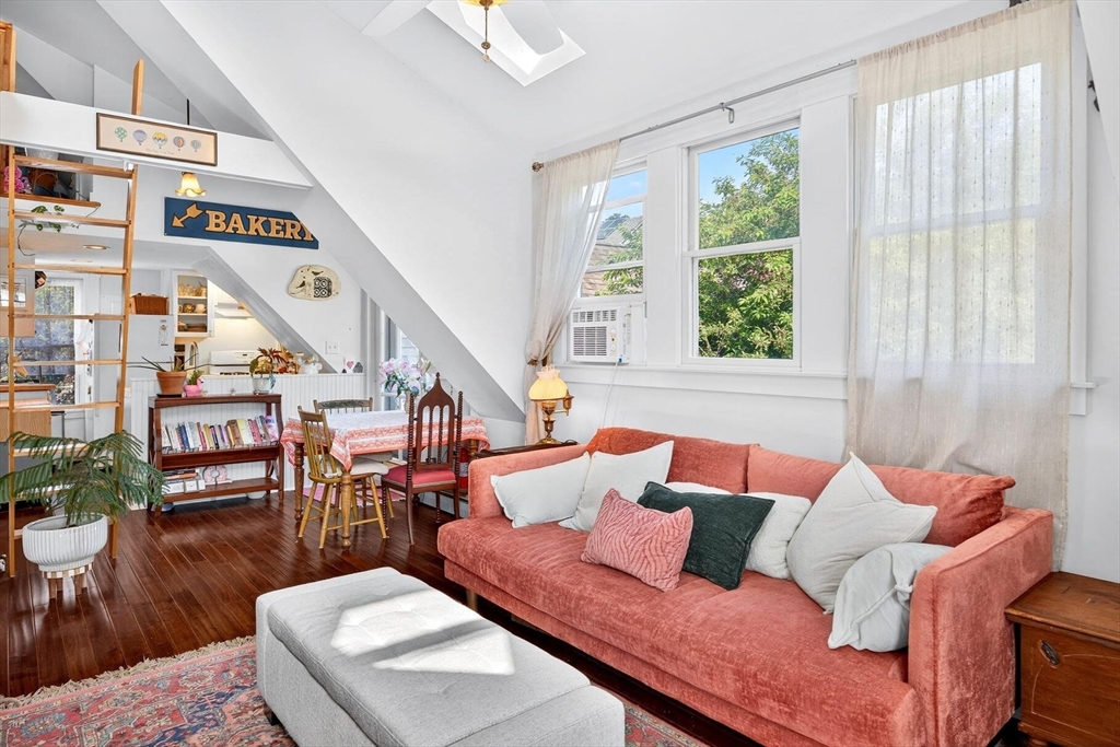 4 Highland Road, Truro, Massachusetts, 2 Bedrooms Bedrooms, 4 Rooms Rooms,1 BathroomBathrooms,Residential,For Sale,Highland Road,73405862