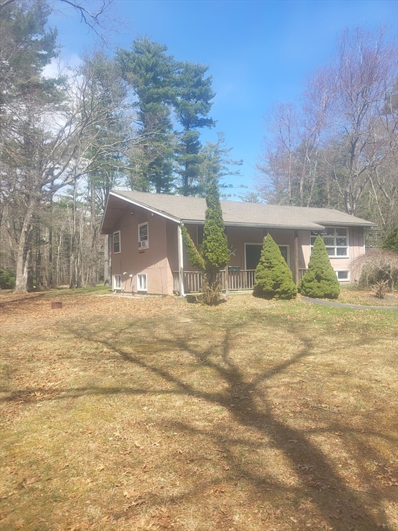 965 Temple St, Duxbury, Massachusetts, 2 Bedrooms Bedrooms, 5 Rooms Rooms,2 BathroomsBathrooms,Residential,For Sale,Temple St,73502198