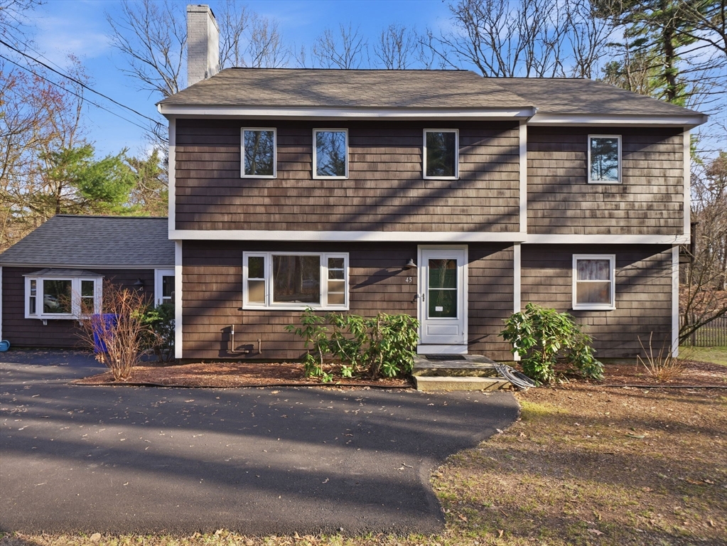 45 Campmeeting Rd, Topsfield, Massachusetts, 4 Bedrooms Bedrooms, 8 Rooms Rooms,3 BathroomsBathrooms,Residential,For Sale,Campmeeting Rd,73502805