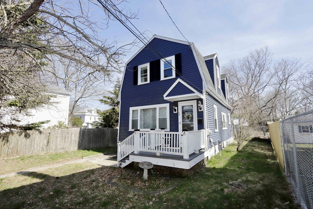 59 Bridge St, Fairhaven, Massachusetts, 3 Bedrooms Bedrooms, 6 Rooms Rooms,1 BathroomBathrooms,Residential,For Sale,Bridge St,73502837