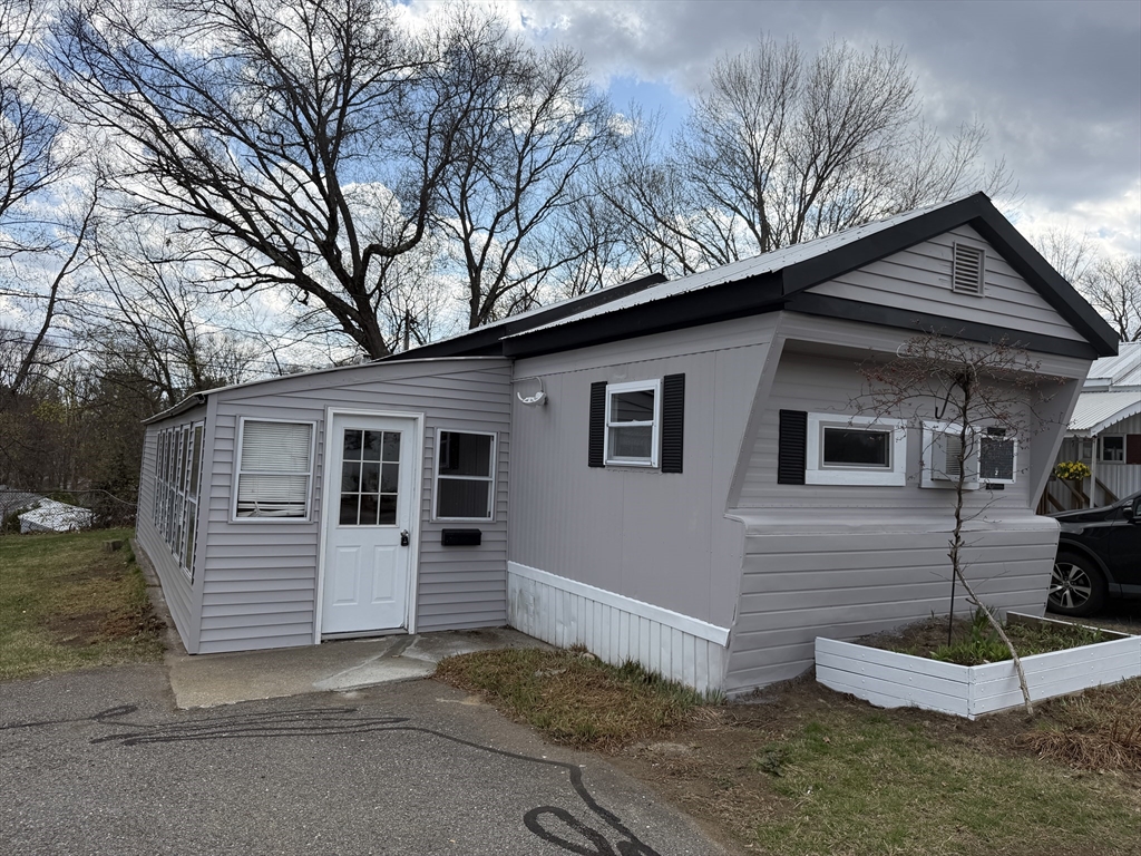 181 Boston Post Road E, Marlborough, Massachusetts, 2 Bedrooms Bedrooms, 5 Rooms Rooms,1 BathroomBathrooms,Residential,For Sale,Boston Post Road E,73502847