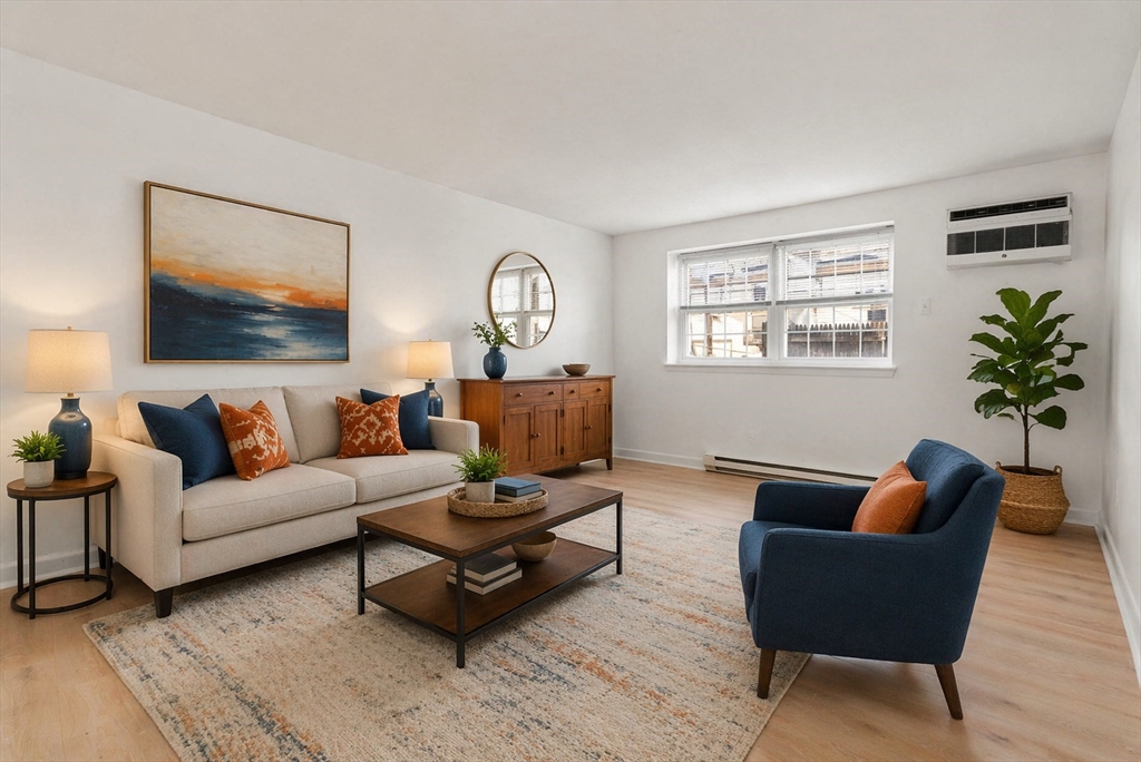 881 Main St, Walpole, Massachusetts, 2 Bedrooms Bedrooms, 4 Rooms Rooms,1 BathroomBathrooms,Residential,For Sale,Main St,73502856