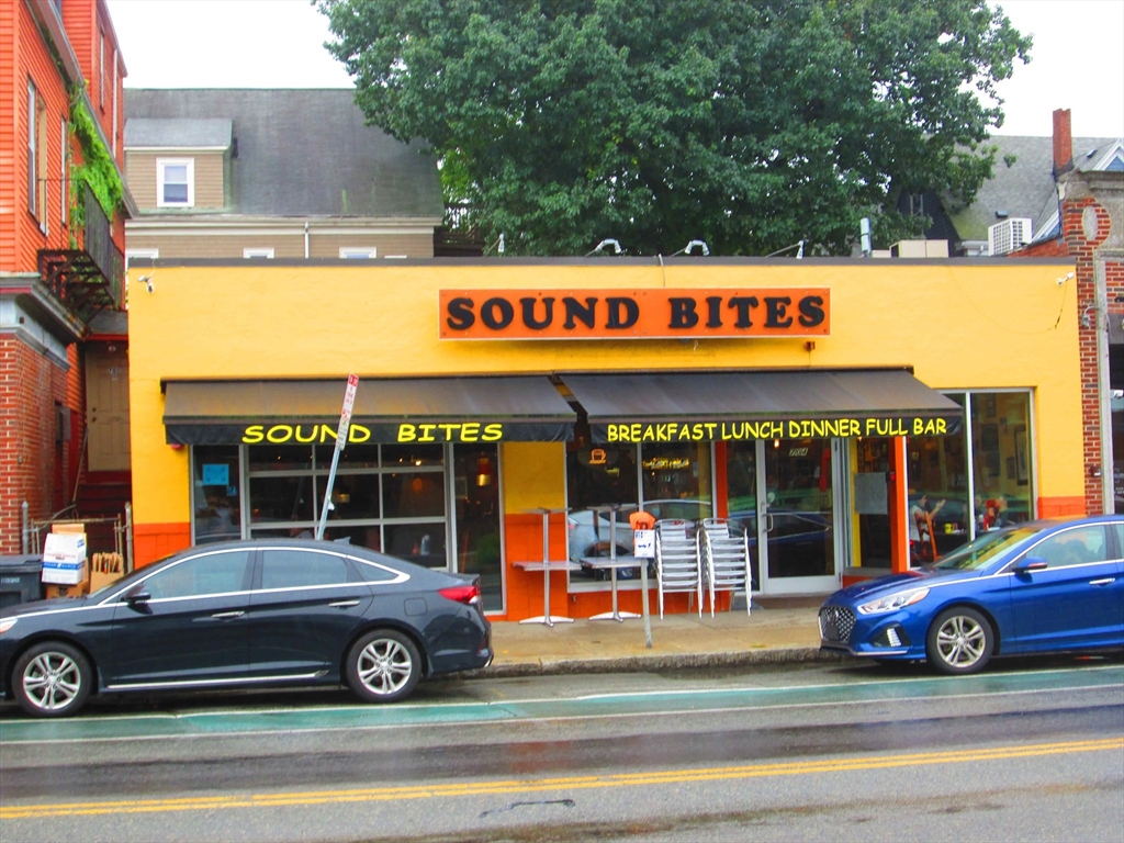 704 Broadway, Somerville, Massachusetts, ,Commercial Sale,For Sale,Broadway,73502637