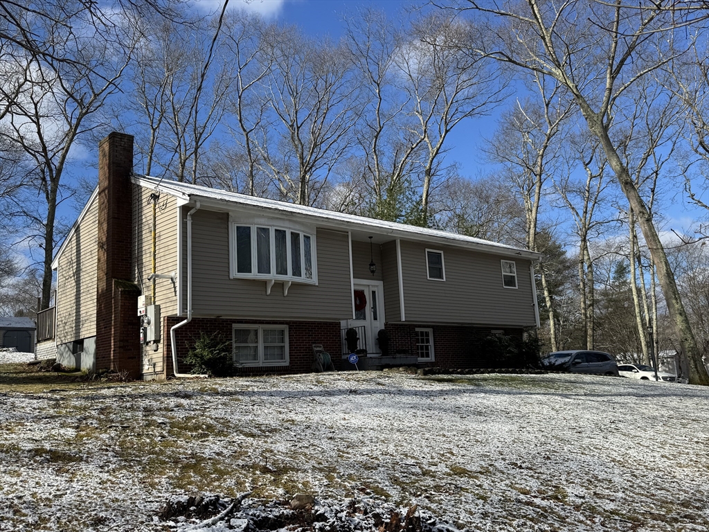149 Thurber Ave, Attleboro, Massachusetts, 3 Bedrooms Bedrooms, 5 Rooms Rooms,2 BathroomsBathrooms,Residential,For Sale,Thurber Ave,73502892