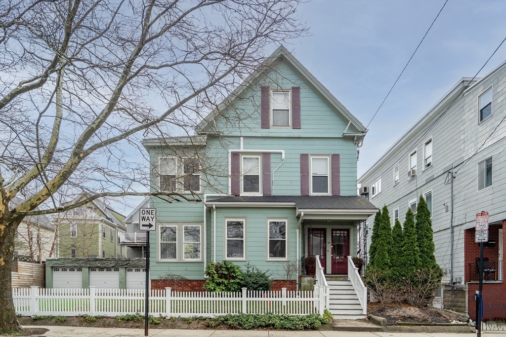 44 Albion St, Somerville, Massachusetts, 1 Bedroom Bedrooms, 6 Rooms Rooms,1 BathroomBathrooms,Residential,For Sale,Albion St,73502896