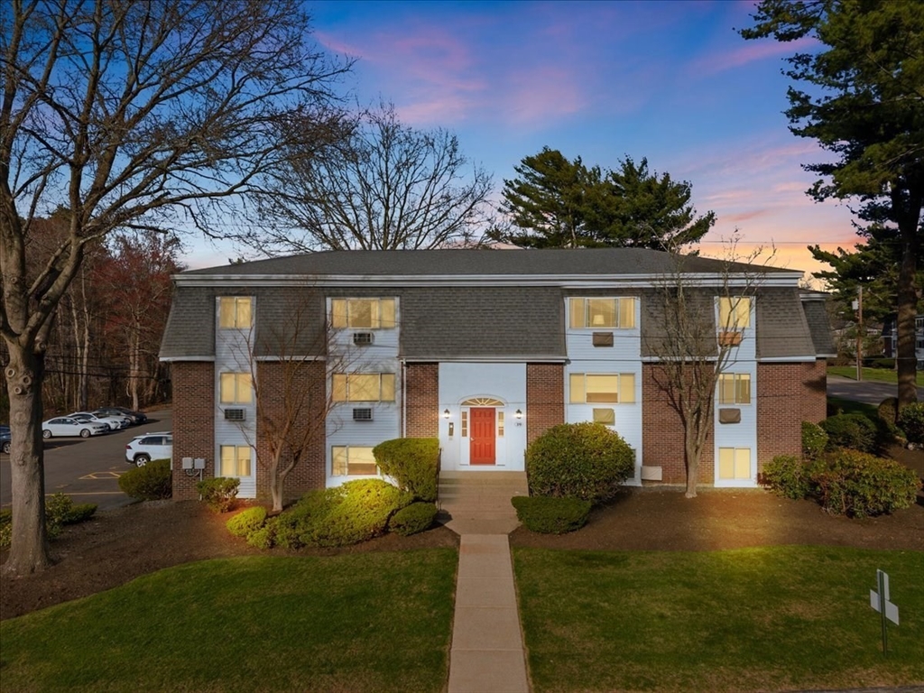 39 Will Drive, Canton, Massachusetts, 2 Bedrooms Bedrooms, 6 Rooms Rooms,1 BathroomBathrooms,Residential,For Sale,Will Drive,73502666