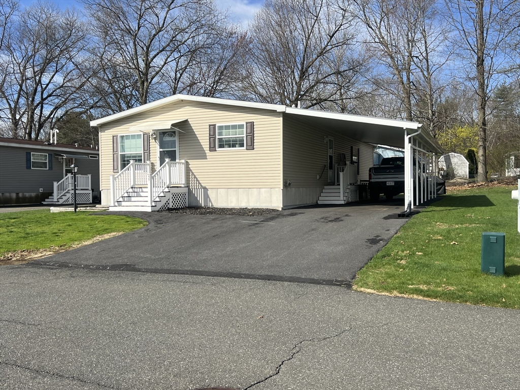 55 Hillview Drive, West Springfield, Massachusetts, 3 Bedrooms Bedrooms, 4 Rooms Rooms,2 BathroomsBathrooms,Residential,For Sale,Hillview Drive,73502908
