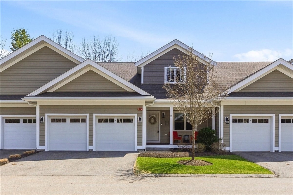 12 Mile Stone Way, Hanover, Massachusetts, 2 Bedrooms Bedrooms, 7 Rooms Rooms,2.5 BathroomsBathrooms,Residential,For Sale,Mile Stone Way,73502681