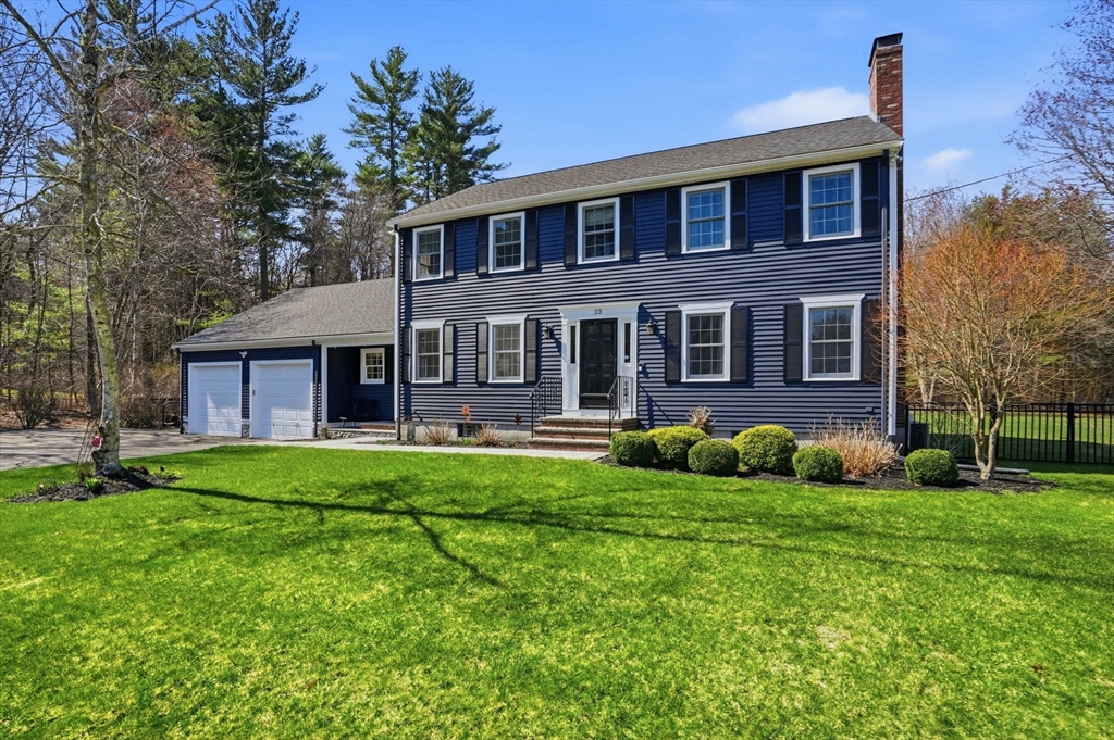 23 Olde Farm Road, Easton, Massachusetts, 3 Bedrooms Bedrooms, 8 Rooms Rooms,2.5 BathroomsBathrooms,Residential,For Sale,Olde Farm Road,73502712