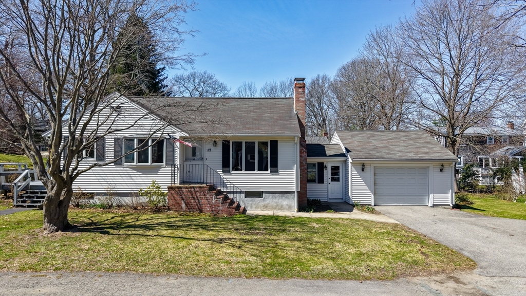 17 Walters Ave, Dedham, Massachusetts, 3 Bedrooms Bedrooms, 8 Rooms Rooms,1 BathroomBathrooms,Residential,For Sale,Walters Ave,73502710