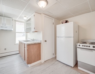 23 Lowell, Methuen, Massachusetts, 1 Bedroom Bedrooms, 3 Rooms Rooms,1 BathroomBathrooms,Residential Lease,For Rent,Lowell,73502954