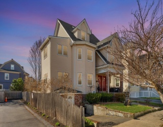 92 Sheridan Ave, Medford, Massachusetts, 6 Bedrooms Bedrooms, 14 Rooms Rooms,2.5 BathroomsBathrooms,Residential Income,For Sale,Sheridan Ave,73502964