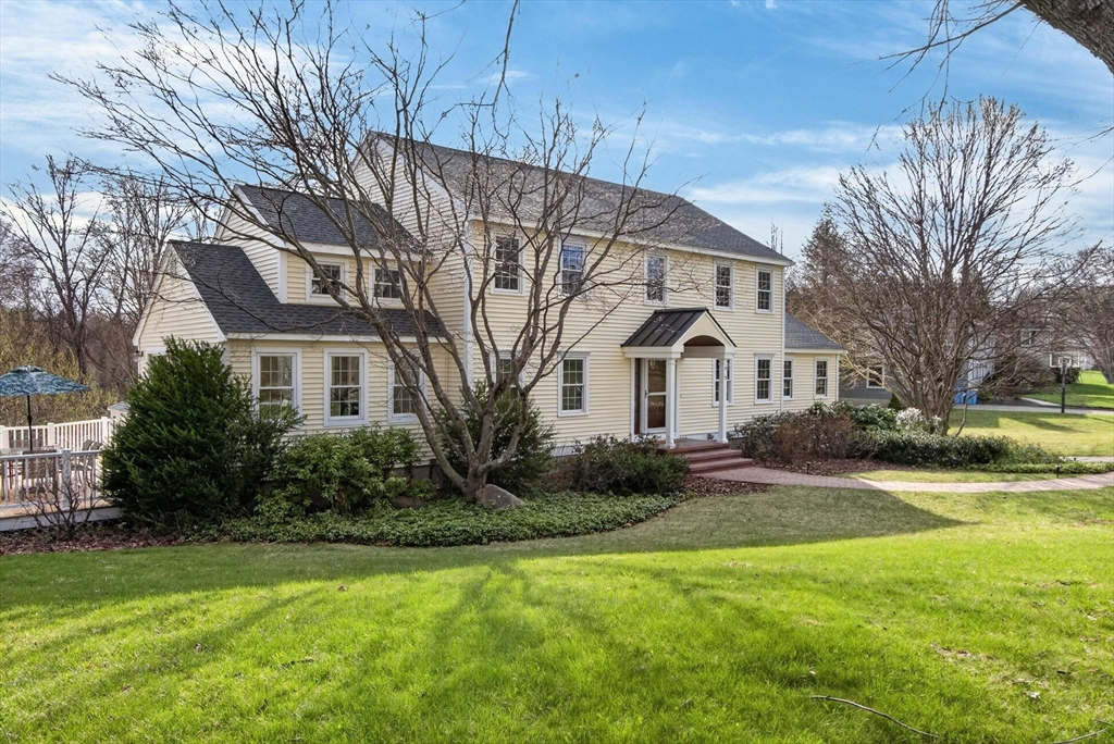 18 Robert Rd, Stow, Massachusetts, 4 Bedrooms Bedrooms, 9 Rooms Rooms,2.5 BathroomsBathrooms,Residential,For Sale,Robert Rd,73502673