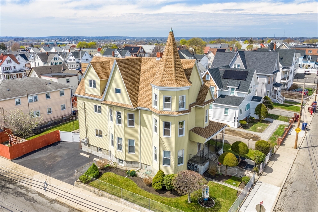 17 Upland Rd, Everett, Massachusetts, 6 Bedrooms Bedrooms, 15 Rooms Rooms,4 BathroomsBathrooms,Residential Income,For Sale,Upland Rd,73502930