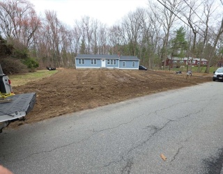 8 Galloway Road, Chelmsford, Massachusetts, 3 Bedrooms Bedrooms, 6 Rooms Rooms,1 BathroomBathrooms,Residential,For Sale,Galloway Road,73502617