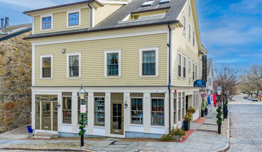 30 Centre Street, New Bedford, Massachusetts, 2 Bedrooms Bedrooms, 4 Rooms Rooms,2 BathroomsBathrooms,Residential,For Sale,Centre Street,73502747