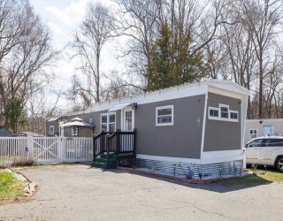 229 Miller St, Ludlow, Massachusetts, 2 Bedrooms Bedrooms, 4 Rooms Rooms,1 BathroomBathrooms,Residential,For Sale,Miller St,73502758
