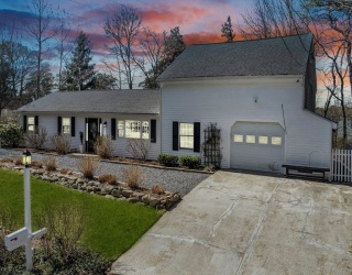 25 Frances Helen Rd, Yarmouth, Massachusetts, 4 Bedrooms Bedrooms, 9 Rooms Rooms,2 BathroomsBathrooms,Residential,For Sale,Frances Helen Rd,73502440