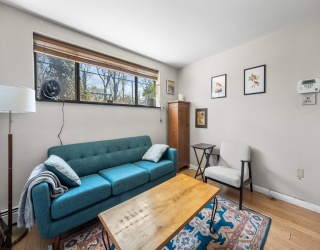 5 Centre St, Cambridge, Massachusetts, 1 Bedroom Bedrooms, 3 Rooms Rooms,1 BathroomBathrooms,Residential,For Sale,Centre St,73502766