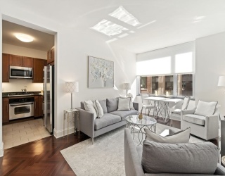 1 Charles St S, Boston, Massachusetts, 1 Bedroom Bedrooms, 3 Rooms Rooms,1 BathroomBathrooms,Residential,For Sale,Charles St S,73502800