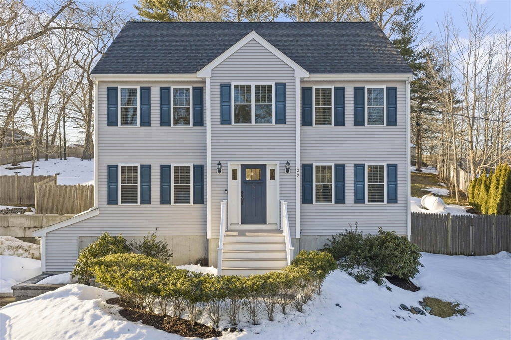 29 Arnold Road, Weymouth, Massachusetts, 3 Bedrooms Bedrooms, 7 Rooms Rooms,2.5 BathroomsBathrooms,Residential,For Sale,Arnold Road,73486285