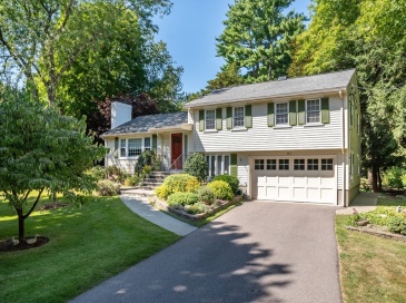 365 Dover Road, Westwood, Massachusetts, 3 Bedrooms Bedrooms, 9 Rooms Rooms,2.5 BathroomsBathrooms,Residential,For Sale,Dover Road,73482656