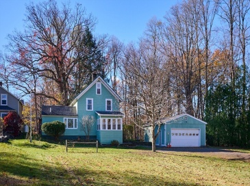 158 Main St, Williamsburg, Massachusetts, 2 Bedrooms Bedrooms, 4 Rooms Rooms,1.5 BathroomsBathrooms,Residential,For Sale,Main St,73451486 158 Main St, Williamsburg, Massachusetts, 2 Bedrooms Bedrooms, 4 Rooms Rooms,1.5 BathroomsBathrooms,Residential,For Sale,Main St,73451486