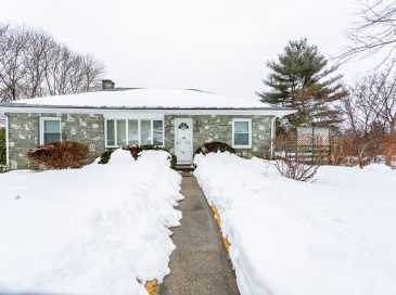 53 Lindsey Ln, Swansea, Massachusetts, 3 Bedrooms Bedrooms, 6 Rooms Rooms,2 BathroomsBathrooms,Residential,For Sale,Lindsey Ln,73483383 53 Lindsey Ln, Swansea, Massachusetts, 3 Bedrooms Bedrooms, 6 Rooms Rooms,2 BathroomsBathrooms,Residential,For Sale,Lindsey Ln,73483383