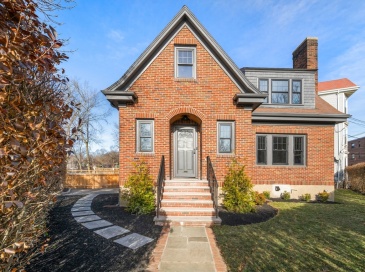 209 High St, Brookline, Massachusetts, 4 Bedrooms Bedrooms, 7 Rooms Rooms,3.5 BathroomsBathrooms,Residential,For Sale,High St,73461390 209 High St, Brookline, Massachusetts, 4 Bedrooms Bedrooms, 7 Rooms Rooms,3.5 BathroomsBathrooms,Residential,For Sale,High St,73461390