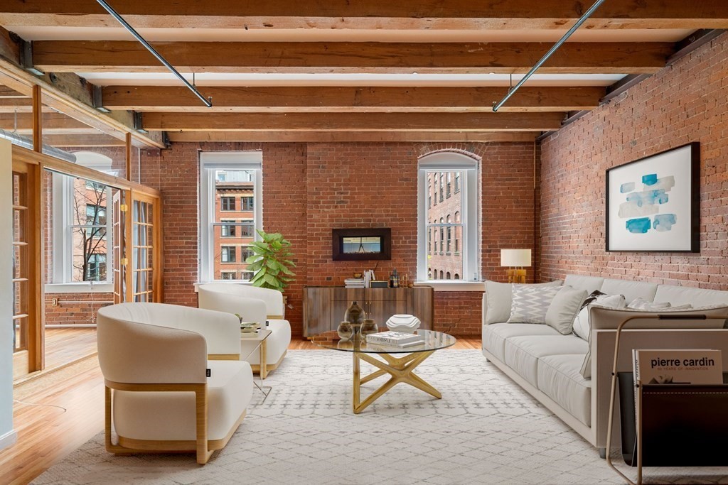 33 Sleeper Street, Boston, Massachusetts, 2 Bedrooms Bedrooms, 4 Rooms Rooms,1 BathroomBathrooms,Residential Lease,For Rent,Sleeper Street,73493118