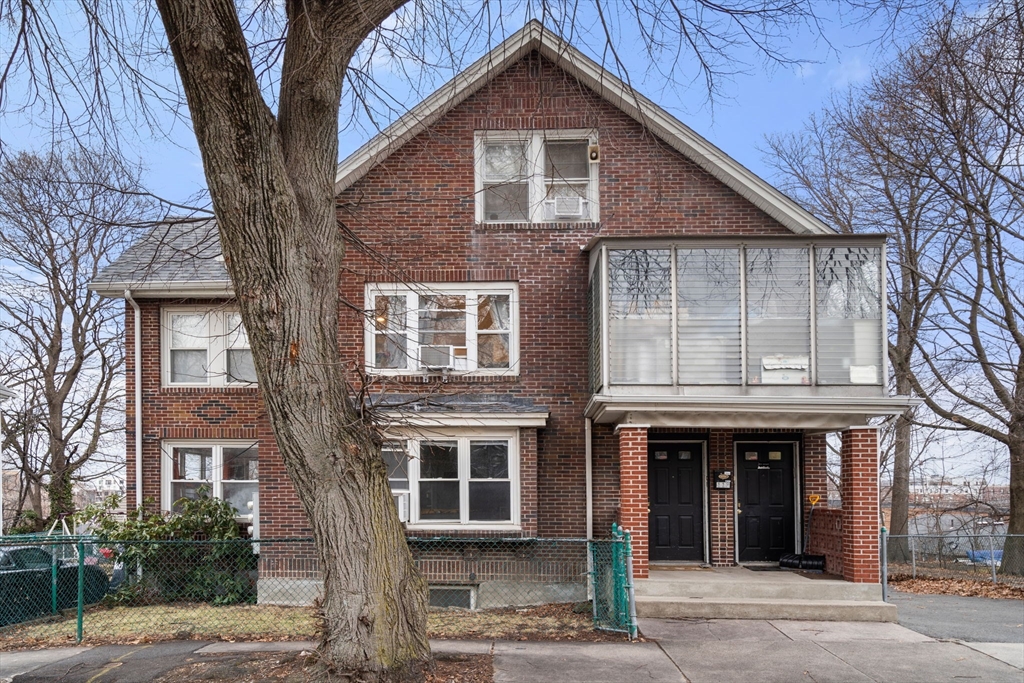 113-115 Nottinghill Rd, Boston, Massachusetts, 5 Bedrooms Bedrooms, 13 Rooms Rooms,3 BathroomsBathrooms,Residential Income,For Sale,Nottinghill Rd,73470826