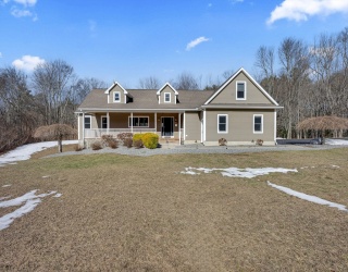 2824 Greenwich Rd, Hardwick, Massachusetts, 4 Bedrooms Bedrooms, 5 Rooms Rooms,2.5 BathroomsBathrooms,Residential,For Sale,Greenwich Rd,73487120