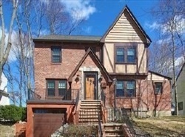 227 Bonad Rd, Brookline, Massachusetts, 4 Bedrooms Bedrooms, 8 Rooms Rooms,3.5 BathroomsBathrooms,Residential,For Sale,Bonad Rd,73481988