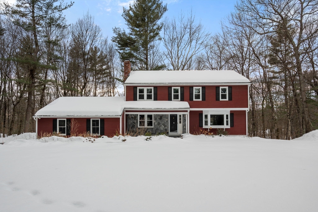 9 Garrison Ln, Southborough, Massachusetts, 4 Bedrooms Bedrooms, 10 Rooms Rooms,2.5 BathroomsBathrooms,Residential,For Sale,Garrison Ln,73480297